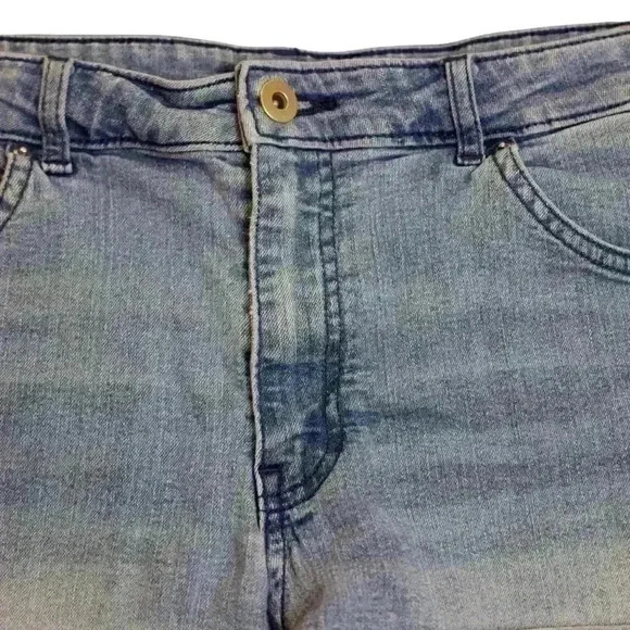 H & M Mid Rise Denim Booty Shorts Stretchy with Rolled Hem Size 10 - Picture 7 of 8